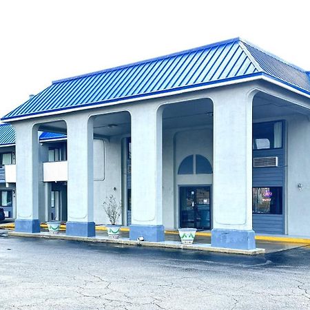 Rodeway Inn & Suites Plymouth Hwy 64 Exterior foto