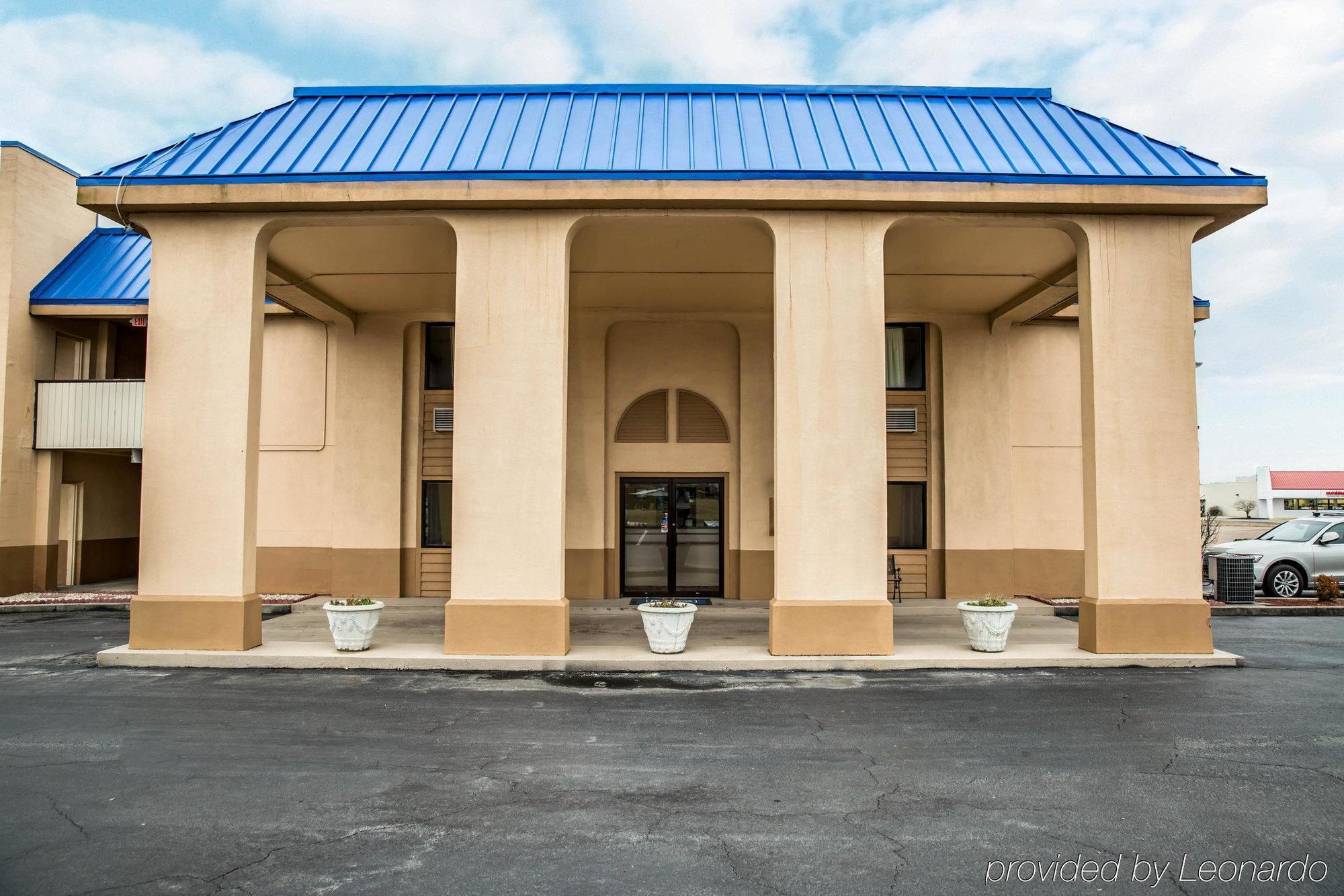 Rodeway Inn & Suites Plymouth Hwy 64 Exterior foto